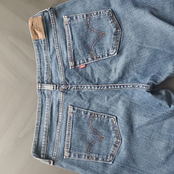 Levi's 545 Low Straight Jeans - Picture 14 of 16